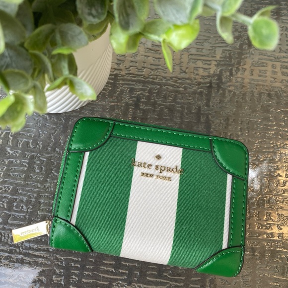 kate spade Handbags - Kate Spade Traveler Even Stripe Jacquard Zip Card Case Wallet - EUC!